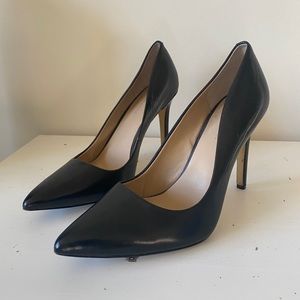Saks Fifth Avenue // Pointed Leather Pumps